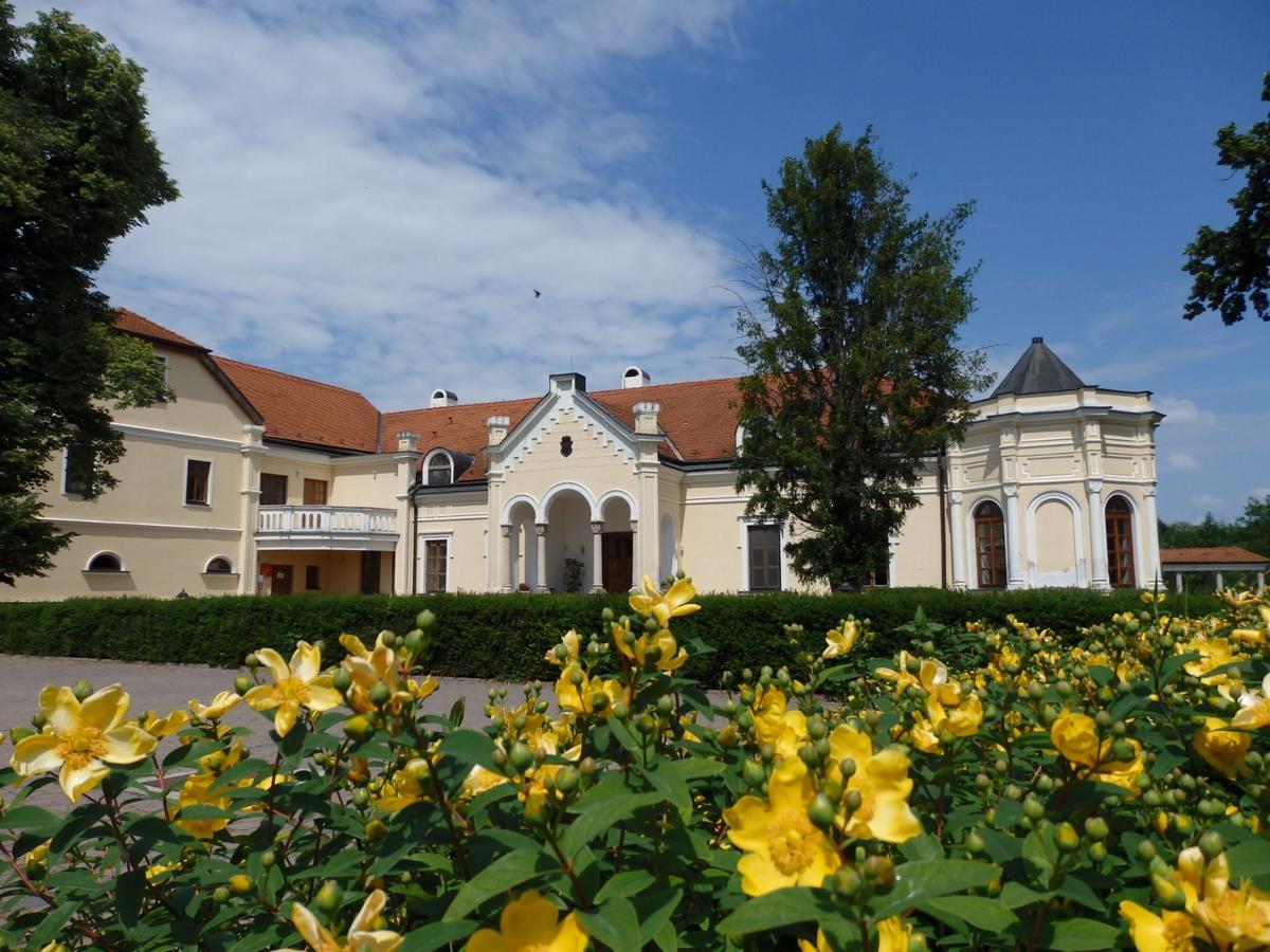 Wellness Hotel Kastiel Jaslovské Bohunice Exterior foto